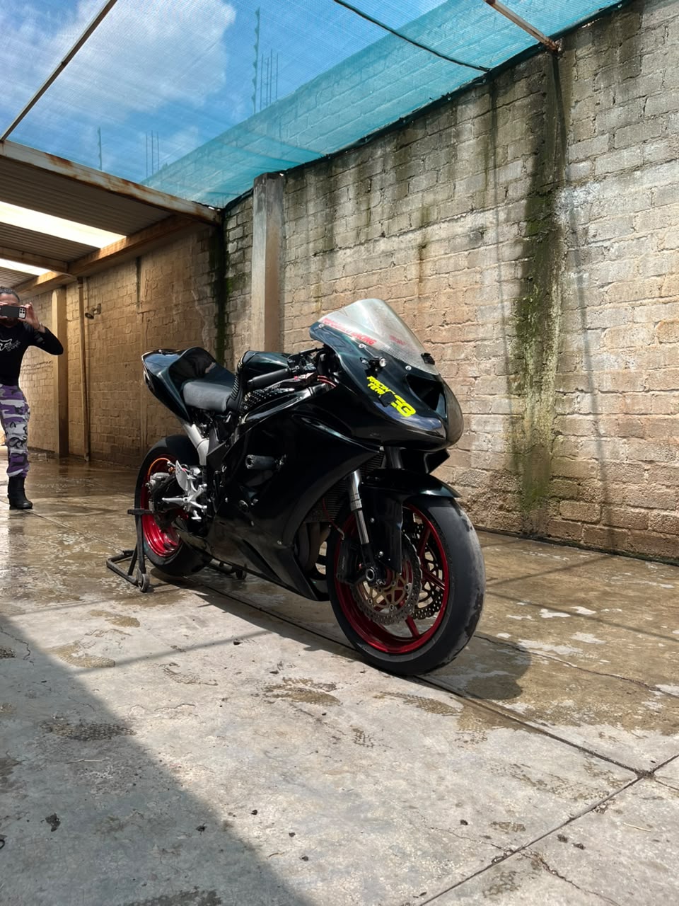 Kawasaki 636 Racing — vista delantera 3/4