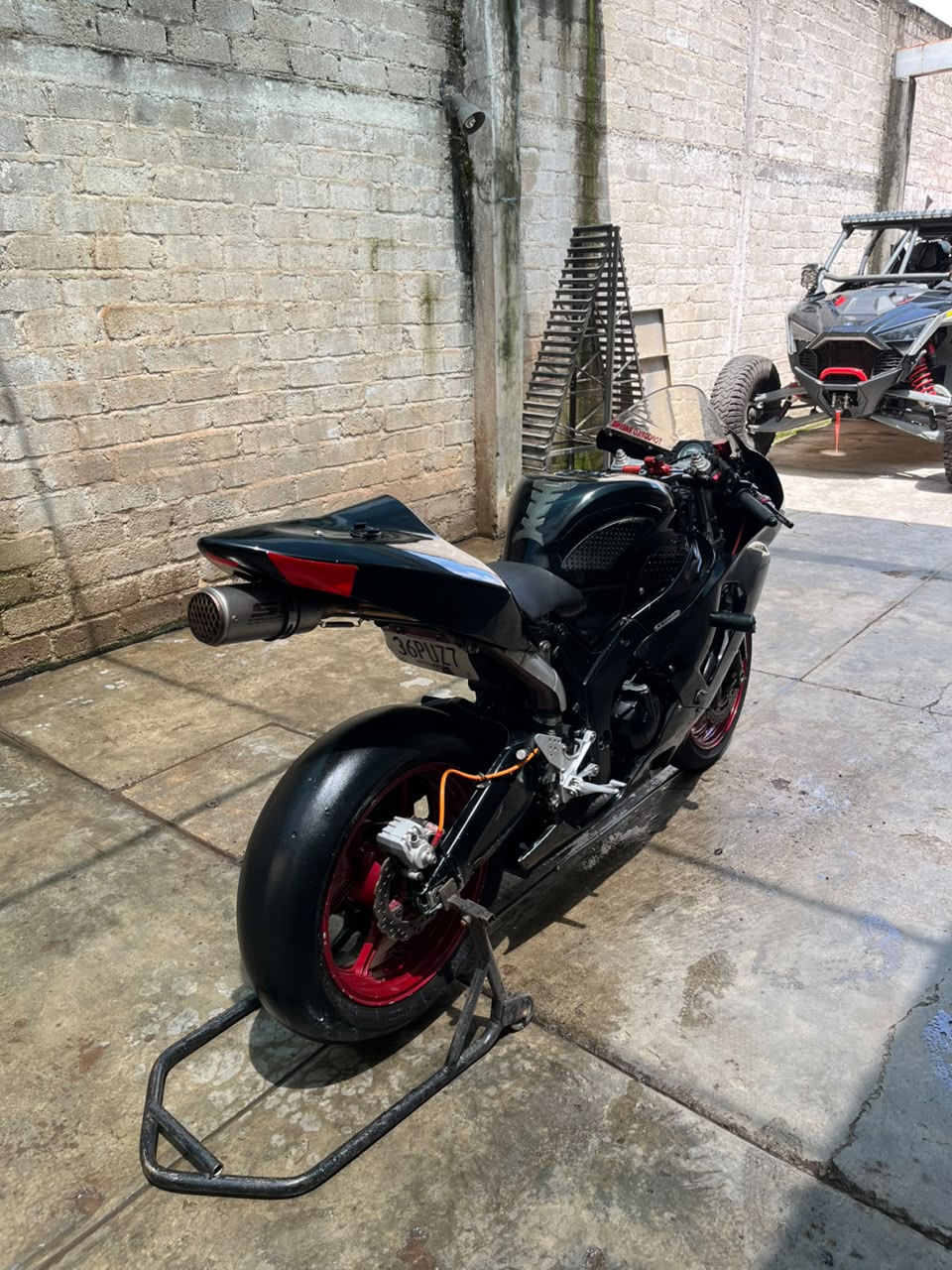 Kawasaki 636 Racing — escape y trasera